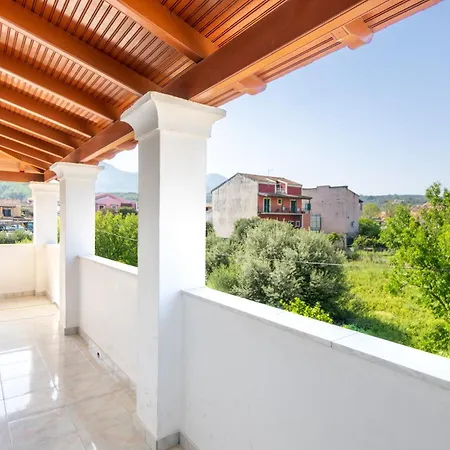 Olivea 4 Appartement Akharavi
