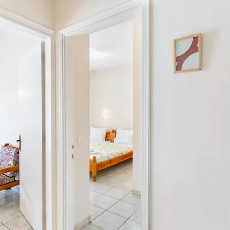 Olivea 4 아카라비